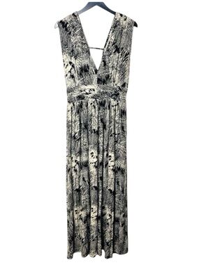 Mystree Black White Deep V-Neck Cinched Waist Sleeveless Maxi Dress (L)